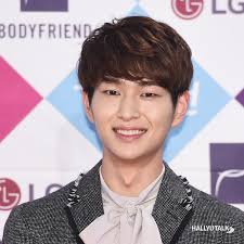 Hairstyle girl short hair aesthetic hair kpop short hair model hair korean short hair ponytail hairstyles shot hair styles hair styles. 5 Kpop Idols Whose Ideal Type Is A Woman With Short Hair Ft Sungjin Onew Others Pinkvilla