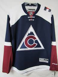 A touch fastener on the chest ensures a secure fit. Amazon Com Reebok Colorado Avalanche Premier Alternate Team Jersey Navy Xl 0888161620882 Books