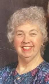 Ruth Mahan's Instagram, Twitter & Facebook