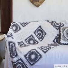 Da ich ja nun mein erstes großes projekt beendet habe und mir decken im granny square style nach wie vor mega gefallen. Decke Heimtextilien Fruhjahr Sommer Modelle A Katia Com