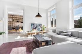 Wenn sie wohnzimmer einrichten, beachten sie, dass die möbel nicht nur schön, sondern auch bequem sein sollen. Wohnideen Einrichten Minimalistisches Schones Wohnzimmer Aus Oslo
