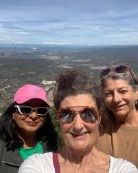 Seema : They say it takes a village to raise a child. In my case it took a  host of sisters from this special @hostasister group to make Barcelona so  very special