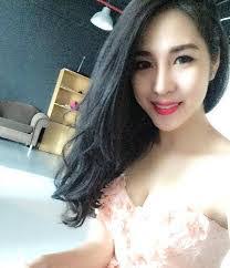 Jodie Mathews's Instagram, Twitter & Facebook