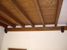 Oggi i soffitti in legno non si vedono solo nelle abitazioni dallo stile rustico ma appaiono anche esistono diverse tipologie che permettono di avere un soffitto in legno anche se non si abita nel. Verande Tetti Strutture Coperture Soffitti In Legno Ventilato Corso Legnami Srl Segesta Fraz Di Calatafimi Trapani