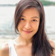 Hunters have dogs, and these fishermen have birds. This is cormorant  fishing. 🐟