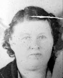 Lorrie Barker's Instagram, Twitter & Facebook