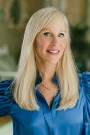 Julie Horning's Instagram, Twitter & Facebook