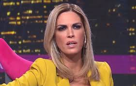Check spelling or type a new query. Viviana Canosa Le Da Dioxido De Cloro A Su Hija Un Periodista Apunto Contra La Conductora Espectaculo El Intransigente