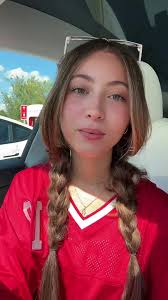 Carly Nicole Russell Español