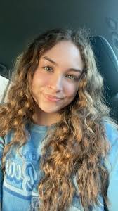 So I'm going to real estate school to become a real estate agent and was  wondering if there are any agencies around the area doing internships and  what qualifications would I need