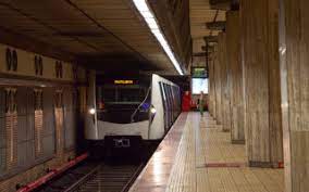 Pe aceasi tema video bărbatul suspectat că a agresat sexual o femeie în staţia de metrou lujerului a fost arestat pentru 30 de zile. PanicÄƒ La StaÈ›ia De Metrou Lujerului DupÄƒ Ce Peronul S A Umplut De Fum Stirileprotv Ro