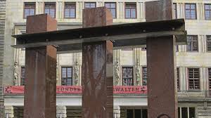 Haus des reichs is located in bremen. Standbilder Und Ihre Geschichte Sieben Granitpfeiler Fur Rudolf Hilferding Bremen