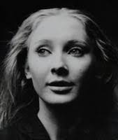 Lynette Davies's Instagram, Twitter & Facebook