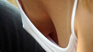 No-Bra-Trend: Warum die Generation Z wippende Brüste zeigt