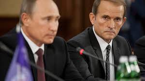 Подчиняясь вышестоящему начальству, адвокат стуса проиграл. Samolet Putina Prizemlilsya V Krymu Tuda Zhe Nedavno Pribyl Medvedchuk