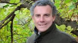 El poeta sevillano Alejandro Duque analiza la innovación de Bousoño