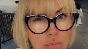 Home » claudia effenberg aktuelle frisur » claudia effenberg frisur » claudia effenberg frisur nachstylen » claudia effenberg kurzhaarfrisur claudia effenberg haare lucycolegisele official. Kaum Erkannt Claudia Effenberg Tragt Jetzt Frechen Pony Promiflash De