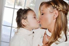 Shannon Mcelwee's Instagram, Twitter & Facebook