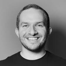 Teri Moss's Instagram, Twitter & Facebook