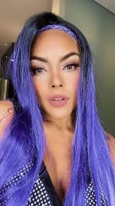 Carla Vail's Instagram, Twitter & Facebook