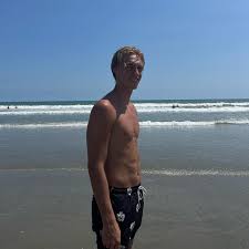 Max Topham (@maxxtopham) • Instagram photos and videos