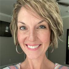 Lindsey Diederich's Instagram, Twitter & Facebook