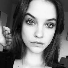 Ashlyn Mooney's Instagram, Twitter & Facebook