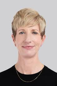 Comment Hoka est passé de marque de running moquée à phénomène de mode ?