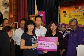 All day care centres and nurseries must be registered with the social welfare department to prevent incidences of child d infant abuse or deaths, deputy women, family and community development minister datuk heng seai kie said. Chris Lee