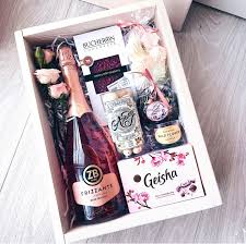 оригинальный подарок на день святого валентина парню своими руками Pin De Alenabinary En Idei Ideas Cajas De Regalo Regalos De San Valentin Caseros Regalos