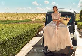 Check spelling or type a new query. Tatiana Kaplun Brautkleider Russische Romantik Mit Dem Gewissen Etwas Hochzeit Um 3