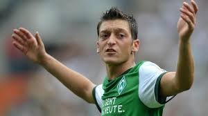 Ist das ein verlorenes jahr für das #werderlz diese und viele weitere fragen beantwortet björn #schierenbeck in der neuen. Ozil I Won T Leave Bremen Eurosport