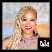 Kerry Farrington's Instagram, Twitter & Facebook