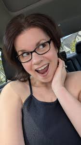 I had the absolute pleasure of touring Yolanda Hadid's, mother to model  Bella Hadid, 9 acre waterfront property last week and it was absolute  PERFECTION. , Unfortunately, with celebrity homes you ...