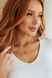 Jessica Epson's Instagram, Twitter & Facebook