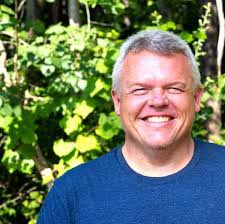 Brent Currie's Instagram, Twitter & Facebook