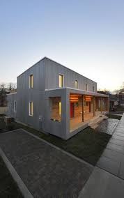 Los elementos de construcción y los módulos se producen en fábrica, se transportan al lugar de destino y se ensamblan allí. Casas Prefabricadas De Segunda Mano Una Buena Opcion Casas Prefabricadas Casas Contenedores Casas Prefabricadas Casas