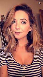 Zoe is sooo beautiful, she seriously looks like one of those really young  mums!