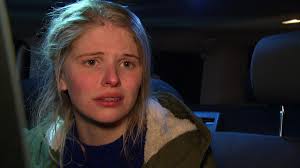 Toni und die Aktivistengruppe werden von der Polizei festgenommen (Video)