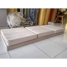 …kursi tamu minimalis diproduksi dengan bahan kayu jati asli serta dirakit oleh tukang yang handal dalam bidangnya. Spon Royal Dudukan Kursi Tamu Atau Lesehan Tebal 8 Cm Shopee Indonesia