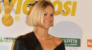 Il caschetto di federica pellegrini . Federica Pellegrini Il Mio Stile Libero Mette Paura Agli Uomini