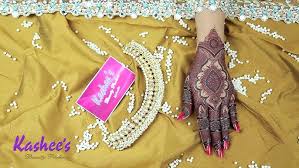 In this video learn how to apply kashees mehndi tutorial full kashee's mehndi design mehndi design for beginners mehndi. Kashee S Signature Mehndi Youtube