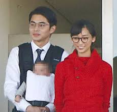 杏さんの実の母親、つまり渡辺謙の元妻は渡辺由美子と言います。 今は、離婚して元の姓、あるいは再婚して別の姓になっておられるかもしれません。 その杏さんの母親は 杏さんが経営する個人事務所の社長 を今しているそうです。 æ¸¡è¾ºè¬™ã®å¨˜æã®å­ä¾›æ™‚ä»£ãŒæ‚²æƒ¨ã™ãŽ å¤«ã®ä¸å€« æ¯ã®è£åˆ‡ã‚Šã«å±ˆã—ãªã„é‹¼ã®ãƒ¡ãƒ³ã‚¿ãƒ« ã»ã‚ã»ã‚ãƒ–ãƒ­ã‚° Hot Word Hot Word Blog