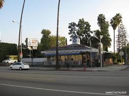 In large skillet, cook patties over high heat, about 4 minutes for medium or 5 minutes for well done, turning once midway. The All American Burger From Don T Tell Mom The Babysitter S Dead Iamnotastalker
