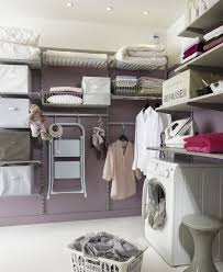 Buanderie Aux Tons Pastels Avec Des Rangements Avec Images Amenagement Buanderie Rangement Buanderie Buanderie