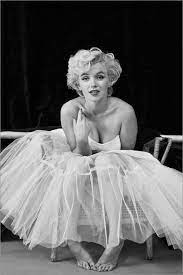 Maybe you would like to learn more about one of these? Celebrity Collection Marilyn Monroe Im Tutu Poster Online Bestellen Posterlounge De