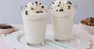 Vanille Milchshake Schnelles 10 Minuten Rezept Mit Eis Die Besten Backrezepte Mit Gelinggarantie Rezept Milchshake Vanille Milchshake Lebensmittel Essen