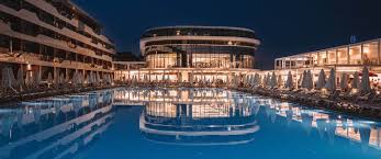 Her şey dahil konseptlerine sahip otelleri tercih eden tatil severler için birçok 5 yıldızlı otel side'de bulunuyor. Welcome Victory Hotels Be Mine
