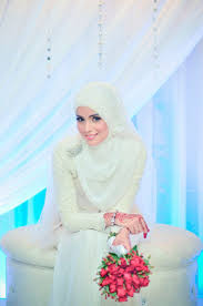 Menjelang majlis akad nikah lisa surihani dan yusri kru. 9 Model Hijab Menutup Dada Pilihan Untuk Pesta Pernikahanmu Wedding Blog Dee
