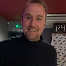 Stream Gareth Dixon music